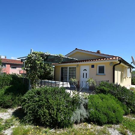 Holiday Home Pere Malinska Exterior foto