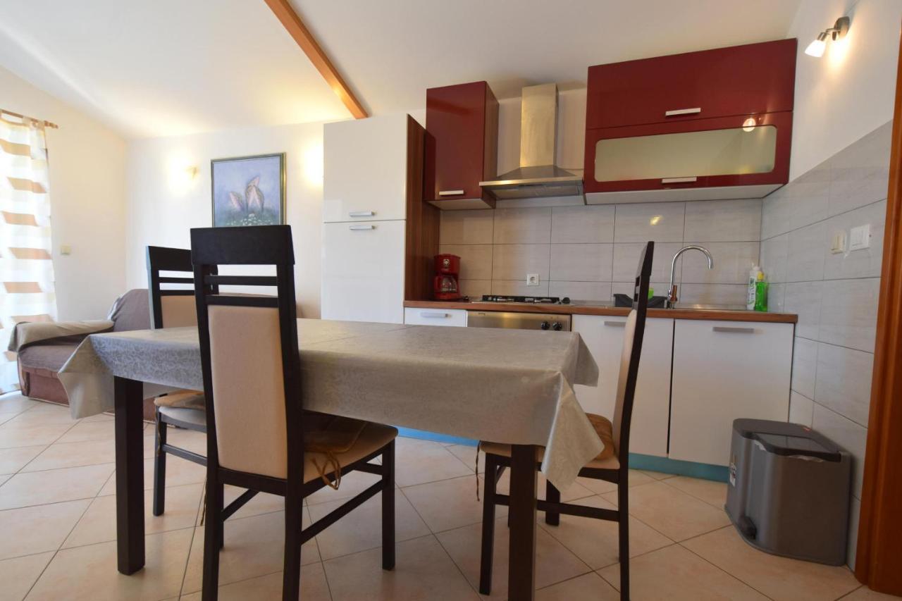 Holiday Home Pere Malinska Exterior foto