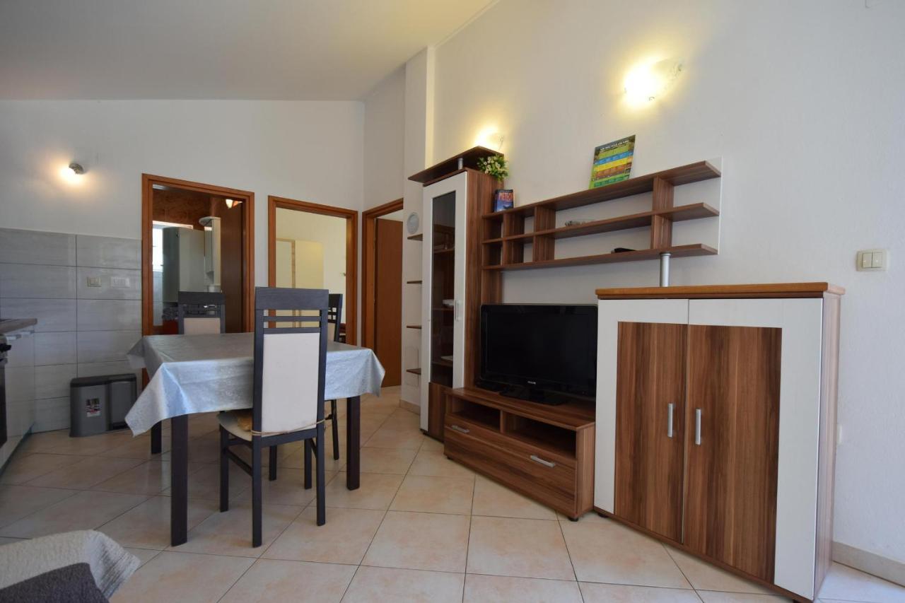 Holiday Home Pere Malinska Exterior foto