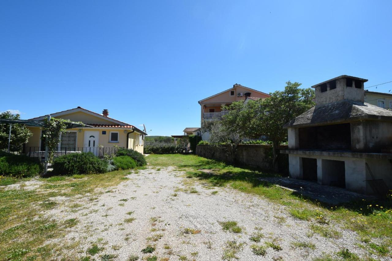 Holiday Home Pere Malinska Exterior foto