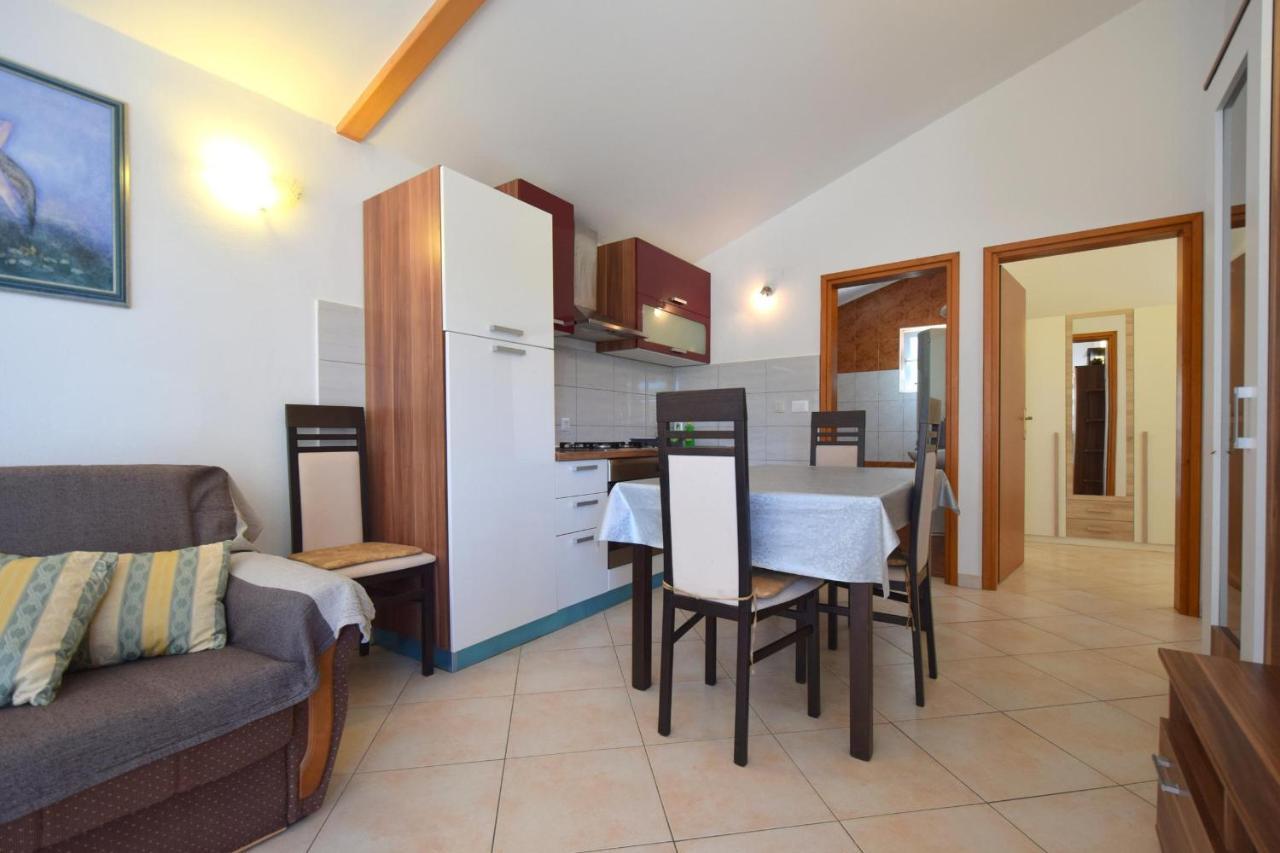 Holiday Home Pere Malinska Exterior foto