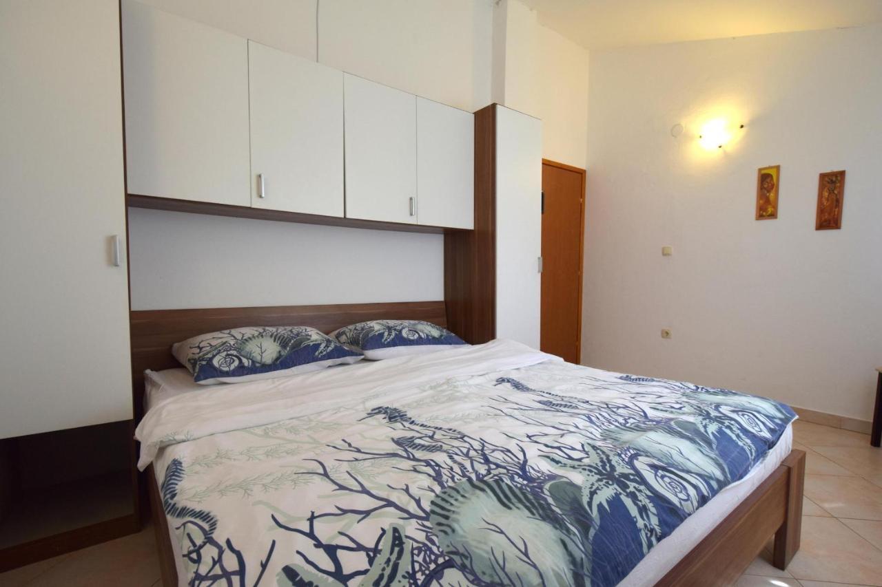 Holiday Home Pere Malinska Exterior foto